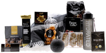Luxe kerstpakket met met plaid-kaarslamp en vol feestelijke producten